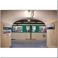 Paris_Metro_05389570.jpg