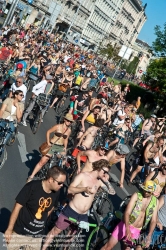Viennaslide-00800147 Wien, Radfahrprotest 'Critical Mass', Naked Bike Ride