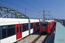 Viennaslide-03660168 Wien, U6 Nord, Pressefahrt mit moderner U-Bahn-Garnitur und historischem Stadtbahnzug