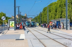 Viennaslide-05215982 Die Straßenbahn Caen (frz. Tramway de Caen) ist das Straßenbahnsystem der französischen Stadt Caen. Die Inbetriebnahme der ersten Linien erfolgte am 27. Juli 2019. Alle Linien nutzen in der Innenstadt von Caen einen gemeinsamen Streckenabschnitt.
