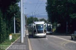 Viennaslide-05245911 Der Oberleitungsbus Nancy, heute meist Tramway de Nancy genannt, ist ein seit 1982 bestehender Oberleitungsbus-Betrieb in der französischen Stadt Nancy und den drei Nachbargemeinden Essey-lès-Nancy, Saint-Max und Vandœuvre-lès-Nancy. Das System wurde 2001 auf abschnittsweise spurgeführten Betrieb umgestellt, weshalb es heute als Tramway sur pneumatiques bezeichnet wird. Hierbei handelt es sich um die im Französischen übliche Bezeichnung für eine Straßenbahn auf Luftreifen, die mittels einer mittig in der Fahrbahn versenkten Leitschiene in der Spur gehalten wird. Zuständiges Verkehrsunternehmen ist die Gesellschaft Service de transport de l’agglomération nancéienne (STAN), sie betreibt im Großraum Nancy zusätzlich diverse Omnibuslinien.