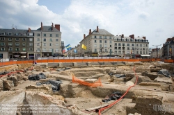 Viennaslide-05263701 Orleans, Place du General de Gaulle, archäologische Ausgrabungen vor dem Bau der neuen Straßenbahnlinie