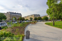 Viennaslide-05322902 Die Place de la Nation ist ein Platz im Osten von Paris an der Grenze zwischen 11. und 12. Arrondissement und dem 44. Quartier Sainte-Marguerite und dem 46. Quartier de Picpus. Er ist einer der größten und wichtigsten Verkehrsknotenpunkte der Stadt. 2019 wurde der verkehrsreduzierte und fußgängerfreundlich gemachte Platz nach dem Umbau eingeweiht.