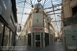 Viennaslide-05342242 Die Passage du Caire, nach der Stadt Kairo benannt, ist eine überdachte Ladenpassage mit Glasdach aus dem Ende des 18. Jahrhunderts im 2. Arrondissement in Paris. Die Passage du Caire ist ein schützenswertes Denkmal.