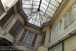 Viennaslide-05342251 Die Passage du Caire, nach der Stadt Kairo benannt, ist eine überdachte Ladenpassage mit Glasdach aus dem Ende des 18. Jahrhunderts im 2. Arrondissement in Paris. Die Passage du Caire ist ein schützenswertes Denkmal.