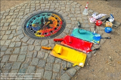 Viennaslide-06300012 Berlin, Kanaldeckel als Motiv für Souveniers // Berlin, manhole cover as motif for souvenirs