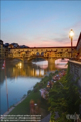 Viennaslide-06641824 Der Ponte Vecchio ist die älteste Brücke über den Arno in der italienischen Stadt Florenz. Das Bauwerk gilt als eine der ältesten Segmentbogenbrücken der Welt.