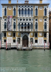 Viennaslide-06822117 Der Cavalli-Franchettipalast in Venedig wurde im 16. Jahrhundert errichtet und besonders im 19. Jahrhundert neugotisch umgebaut. Er steht am Canal Grande in der Nähe des Ponte dell'Accademia im Sestiere San Marco.