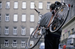 Viennaslide-79060108 Fahrraddieb - Bicycle thief