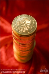 Viennaslide-79070125 Ein Stapel Goldmünzen (Wiener Philharmoniker) - A Pile of Gold Coins (Wiener Philharmoniker)