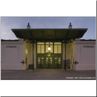 Viennaslide-03640228.jpg