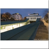 Viennaslide-03640232.jpg