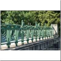 Viennaslide-03677127.jpg