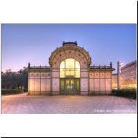 Viennaslide-03678146h.jpg