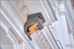 Viennaslide-00010524h Zur goldenen Ente, Detail an einem historischen Gebäude - Detail on a Historic Building