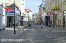 Viennaslide-00010527 Wien, menschenleere Rotenturmstraße, erster Tag der Maßnahmen gegen die Ausbreitung des Coronavirus - Vienna, deserted Rotenturmstrasse, first day of curfew because Corona Virus