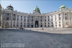 Viennaslide-00010533 Wien, Michaelerplatz, Hofburg, Ausgangsbeschränkung gegen die Ausbreitung des Coronavirus - Vienna, Michaelerplatz, Imperial Palace, curfew because of Corona Virus