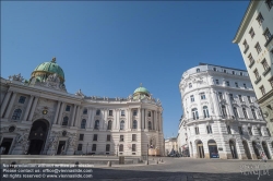 Viennaslide-00010537 Wien, Michaelerplatz, Hofburg, Ausgangsbeschränkung gegen die Ausbreitung des Coronavirus - Vienna, Michaelerplatz, Imperial Palace, curfew because of Corona Virus