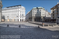 Viennaslide-00010538 Wien, Michaelerplatz, Ausgangsbeschränkung gegen die Ausbreitung des Coronavirus - Vienna, Michaelerplatz, curfew because of Corona Virus