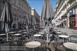 Viennaslide-00010540 Wien, Graben, gesperrte Gastgärten wegen Ausgangsbeschränkung gegen die Ausbreitung des Coronavirus - Vienna, Graben, closed cafe terrasses, curfew because of Corona Virus