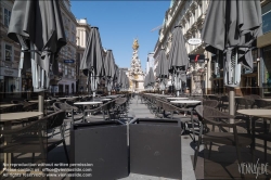 Viennaslide-00010541 Wien, Graben, gesperrte Gastgärten wegen Ausgangsbeschränkung gegen die Ausbreitung des Coronavirus - Vienna, Graben, closed cafe terrasses, curfew because of Corona Virus