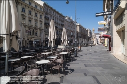 Viennaslide-00010543 Wien, Graben, gesperrte Gastgärten wegen Ausgangsbeschränkung gegen die Ausbreitung des Coronavirus - Vienna, Graben, closed cafe terrasses, curfew because of Corona Virus