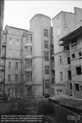 Viennaslide-00030019 Wien, Baustelle des Hundertwasserhauses in den 1980er Jahren