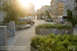 Viennaslide-00030227 Wien, zum Parkplatz umgewidmeter Spielplatz