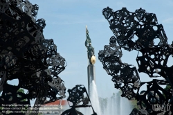 Viennaslide-00030294 Wien, Schwarzenbergplatz mit Skulptur 'The Morning Line' von Matthew Ritchie