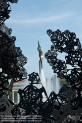 Viennaslide-00030295 Wien, Schwarzenbergplatz mit Skulptur 'The Morning Line' von Matthew Ritchie