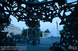 Viennaslide-00030316 Wien, Schwarzenbergplatz mit Skulptur 'The Morning Line' von Matthew Ritchie