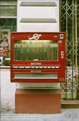 Viennaslide-00251502 Wien, alter Zigarettenautomat