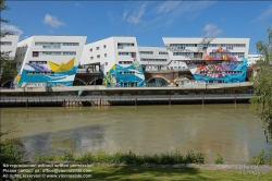 Viennaslide-00310968 Wien, Donaukanal, Häuser von Zaha Hadid, Mural von Duo Twooo für Projekt Urban Island // Vienna, Zaha Hadid Houses with Mural by Duo Twooo