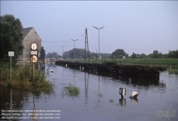 Viennaslide-00316109 Wien, Alberner Hafen, Donauüberschwemmung, 9.8.1985