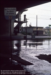 Viennaslide-00316113 Donauüberschwemmung, Donaukaibahnhof, 4.8.1991