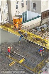 Viennaslide-00470629 Wien, Baustelle des Wohnbaus Beatrixgasse 11, Betonieren einer Geschoßdecke