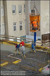 Viennaslide-00470633 Wien, Baustelle des Wohnbaus Beatrixgasse 11, Betonieren einer Geschoßdecke