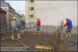 Viennaslide-00470638 Wien, Baustelle des Wohnbaus Beatrixgasse 11, Betonieren einer Geschoßdecke