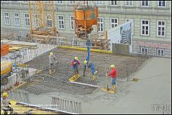 Viennaslide-00470654 Wien, Baustelle des Wohnbaus Beatrixgasse 11, Betonieren einer Geschoßdecke