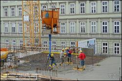 Viennaslide-00470657 Wien, Baustelle des Wohnbaus Beatrixgasse 11, Betonieren einer Geschoßdecke