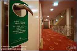 Viennaslide-00561101 Wien, Hotel Royal, Türhänger 'Bitte Zimmer aufräumen' // Vienna, Hotel Royal, Door Hanger 'Please tidy up the room'