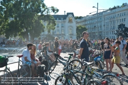 Viennaslide-00800137 Wien, Radfahrprotest 'Critical Mass', Naked Bike Ride