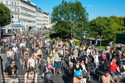 Viennaslide-00800146 Wien, Radfahrprotest 'Critical Mass', Naked Bike Ride