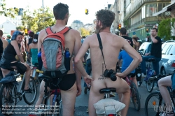 Viennaslide-00800150 Wien, Radfahrprotest 'Critical Mass', Naked Bike Ride