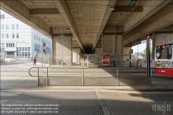 Viennaslide-00811051 Wien, Straßenbahnstation Geiereckstraße unter der Südosttangente, Autobahn A23