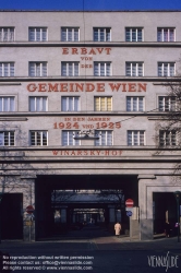 Viennaslide-00421701 Wien, Gemeindebau des 'Roten Wien' - Vienna, Council Tenement Block, 'Red Vienna', Winarsky-Hof, Stromstraße 36–38, Oskar Wlach, Oskar Strnad, Josef Frank, Josef Hoffmann, Peter Behrens 1925