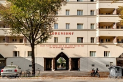 Viennaslide-00422011f Wien, Gemeindebau des 'Roten Wien' - Vienna, Council Tenement Block, 'Red Vienna', Lorenshof, Längenfeldgasse 14–18; Otto Prutscher 1928