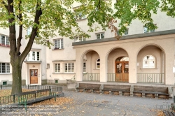 Viennaslide-00423858f Wien, Gemeindebau des 'Roten Wien' - Vienna, Council Tenement Block, 'Red Vienna', Karl Mark Hof, Obkirchnergasse 16; Wilhelm Peterle 1925