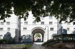 Viennaslide-00424602 Wien, Gemeindebau des 'Roten Wien' - Vienna, Council Tenement Block, 'Red Vienna', Fuchsenfeldhof, Längenfeldgasse 68, Heinrich Schmid und Hermann Aichinger 1925