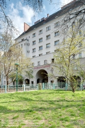 Viennaslide-00424637f Wien, Gemeindebau des 'Roten Wien' - Vienna, Council Tenement Block, 'Red Vienna', Fuchsenfeldhof, Längenfeldgasse 68, Heinrich Schmid und Hermann Aichinger 1925